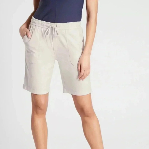 Athleta Women's Faralllon Bermuda Shorts Sz 26 563681 Birch Grey Cotton Spandex - Picture 1 of 12